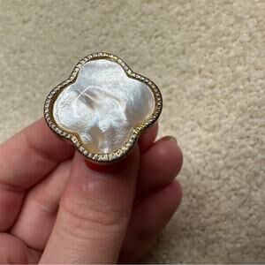 Elegant Gold and White Clover Ring